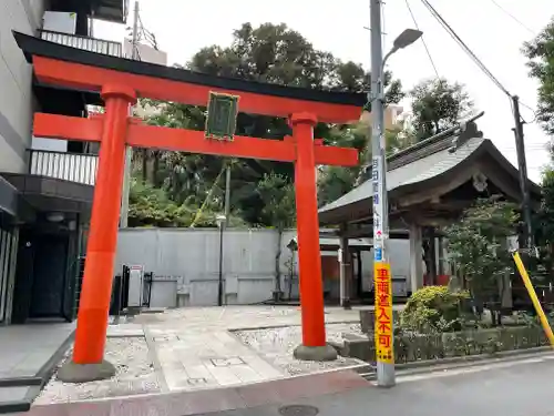 境稲荷神社の鳥居