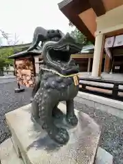 三重縣護國神社の狛犬