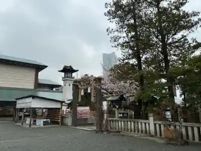 伊勢山皇大神宮の{uncategorized: "未分類", other: "その他", undefined: "問題あり", building: "その他建物", grave: "お墓", sacred_gate: "鳥居", guardian: "狛犬", statue: "像", buddha: "仏像", history: "歴史", nature: "自然", garden: "庭園", animal: "動物", pagoda: "塔", temizu: "手水舎", mountain_gate: "山門・神門", sanctuary: "本殿・本堂", subordinate: "末社・摂社", art: "芸術", scenery: "景色", jizo: "地蔵", ema: "絵馬", goshuin: "御朱印", omikuji: "おみくじ", items: "授与品その他", amulet: "お守り", goshuincho: "御朱印帳", eats: "食事", festival: "お祭り", votive_dance: "神楽", shichigosan: "七五三参", wedding: "結婚式", experience: "体験その他", initially: "初詣", around: "周辺", anti_infection: "感染症対策"}