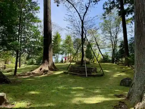 志波彦神社・鹽竈神社の{uncategorized: "未分類", other: "その他", undefined: "問題あり", building: "その他建物", grave: "お墓", sacred_gate: "鳥居", guardian: "狛犬", statue: "像", buddha: "仏像", history: "歴史", nature: "自然", garden: "庭園", animal: "動物", pagoda: "塔", temizu: "手水舎", mountain_gate: "山門・神門", sanctuary: "本殿・本堂", subordinate: "末社・摂社", art: "芸術", scenery: "景色", jizo: "地蔵", ema: "絵馬", goshuin: "御朱印", omikuji: "おみくじ", items: "授与品その他", amulet: "お守り", goshuincho: "御朱印帳", eats: "食事", festival: "お祭り", votive_dance: "神楽", shichigosan: "七五三参", wedding: "結婚式", experience: "体験その他", initially: "初詣", around: "周辺", anti_infection: "感染症対策"}