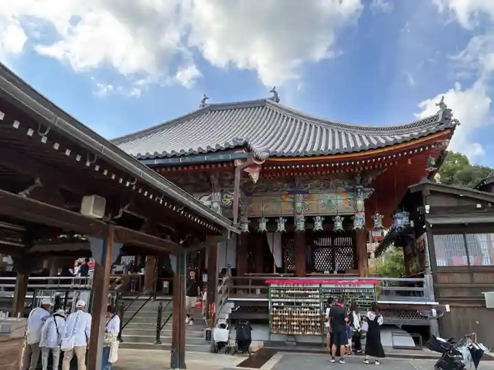 中山寺の本殿・本堂