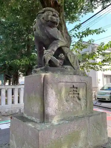 尉殿神社の狛犬