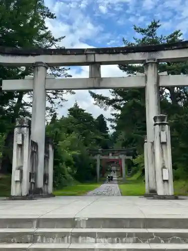 岩木山神社の{uncategorized: "未分類", other: "その他", undefined: "問題あり", building: "その他建物", grave: "お墓", sacred_gate: "鳥居", guardian: "狛犬", statue: "像", buddha: "仏像", history: "歴史", nature: "自然", garden: "庭園", animal: "動物", pagoda: "塔", temizu: "手水舎", mountain_gate: "山門・神門", sanctuary: "本殿・本堂", subordinate: "末社・摂社", art: "芸術", scenery: "景色", jizo: "地蔵", ema: "絵馬", goshuin: "御朱印", omikuji: "おみくじ", items: "授与品その他", amulet: "お守り", goshuincho: "御朱印帳", eats: "食事", festival: "お祭り", votive_dance: "神楽", shichigosan: "七五三参", wedding: "結婚式", experience: "体験その他", initially: "初詣", around: "周辺", anti_infection: "感染症対策"}