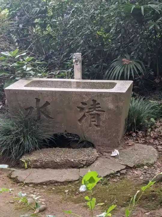 小牧山稲荷神社の手水舎