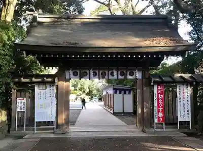 砥鹿神社(里宮)の山門・神門
