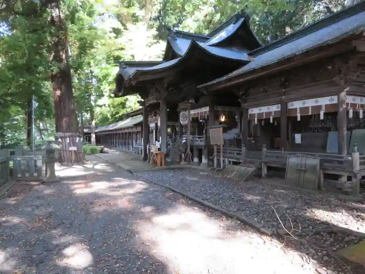 手長神社の本殿・本堂