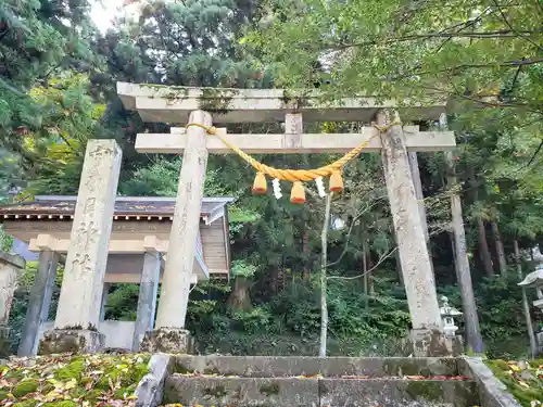 宇奈月神社の鳥居