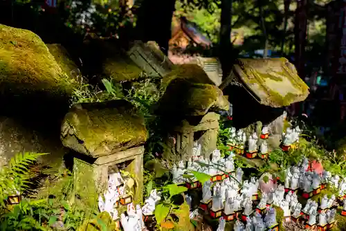 佐助稲荷神社の末社・摂社