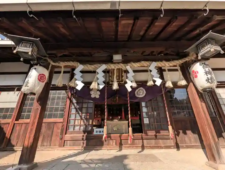 片埜神社の{uncategorized: "未分類", other: "その他", undefined: "問題あり", building: "その他建物", grave: "お墓", sacred_gate: "鳥居", guardian: "狛犬", statue: "像", buddha: "仏像", history: "歴史", nature: "自然", garden: "庭園", animal: "動物", pagoda: "塔", temizu: "手水舎", mountain_gate: "山門・神門", sanctuary: "本殿・本堂", subordinate: "末社・摂社", art: "芸術", scenery: "景色", jizo: "地蔵", ema: "絵馬", goshuin: "御朱印", omikuji: "おみくじ", items: "授与品その他", amulet: "お守り", goshuincho: "御朱印帳", eats: "食事", festival: "お祭り", votive_dance: "神楽", shichigosan: "七五三参", wedding: "結婚式", experience: "体験その他", initially: "初詣", around: "周辺", anti_infection: "感染症対策"}