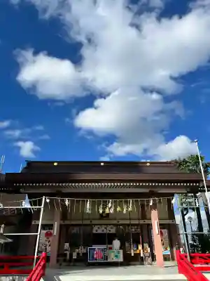 三社神社の{uncategorized: "未分類", other: "その他", undefined: "問題あり", building: "その他建物", grave: "お墓", sacred_gate: "鳥居", guardian: "狛犬", statue: "像", buddha: "仏像", history: "歴史", nature: "自然", garden: "庭園", animal: "動物", pagoda: "塔", temizu: "手水舎", mountain_gate: "山門・神門", sanctuary: "本殿・本堂", subordinate: "末社・摂社", art: "芸術", scenery: "景色", jizo: "地蔵", ema: "絵馬", goshuin: "御朱印", omikuji: "おみくじ", items: "授与品その他", amulet: "お守り", goshuincho: "御朱印帳", eats: "食事", festival: "お祭り", votive_dance: "神楽", shichigosan: "七五三参", wedding: "結婚式", experience: "体験その他", initially: "初詣", around: "周辺", anti_infection: "感染症対策"}