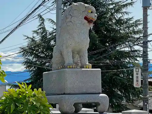 甲斐奈神社の狛犬