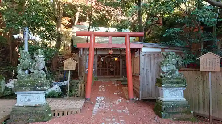 廣坂稲荷神社の鳥居