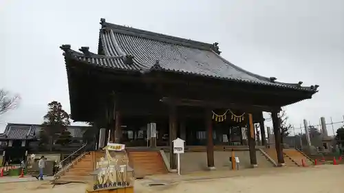 西大寺の本殿・本堂