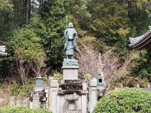 金剛寺の像