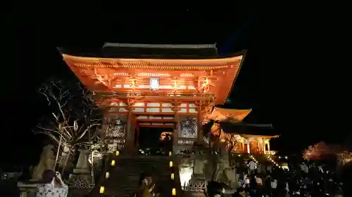 清水寺の{uncategorized: "未分類", other: "その他", undefined: "問題あり", building: "その他建物", grave: "お墓", sacred_gate: "鳥居", guardian: "狛犬", statue: "像", buddha: "仏像", history: "歴史", nature: "自然", garden: "庭園", animal: "動物", pagoda: "塔", temizu: "手水舎", mountain_gate: "山門・神門", sanctuary: "本殿・本堂", subordinate: "末社・摂社", art: "芸術", scenery: "景色", jizo: "地蔵", ema: "絵馬", goshuin: "御朱印", omikuji: "おみくじ", items: "授与品その他", amulet: "お守り", goshuincho: "御朱印帳", eats: "食事", festival: "お祭り", votive_dance: "神楽", shichigosan: "七五三参", wedding: "結婚式", experience: "体験その他", initially: "初詣", around: "周辺", anti_infection: "感染症対策"}
