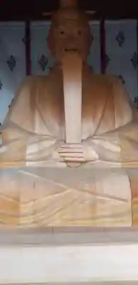 須賀神社の像