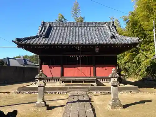 青毛五柱神社の本殿・本堂