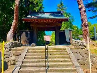 林泉寺の{uncategorized: "未分類", other: "その他", undefined: "問題あり", building: "その他建物", grave: "お墓", sacred_gate: "鳥居", guardian: "狛犬", statue: "像", buddha: "仏像", history: "歴史", nature: "自然", garden: "庭園", animal: "動物", pagoda: "塔", temizu: "手水舎", mountain_gate: "山門・神門", sanctuary: "本殿・本堂", subordinate: "末社・摂社", art: "芸術", scenery: "景色", jizo: "地蔵", ema: "絵馬", goshuin: "御朱印", omikuji: "おみくじ", items: "授与品その他", amulet: "お守り", goshuincho: "御朱印帳", eats: "食事", festival: "お祭り", votive_dance: "神楽", shichigosan: "七五三参", wedding: "結婚式", experience: "体験その他", initially: "初詣", around: "周辺", anti_infection: "感染症対策"}