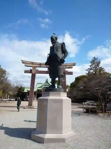 豊國神社の像