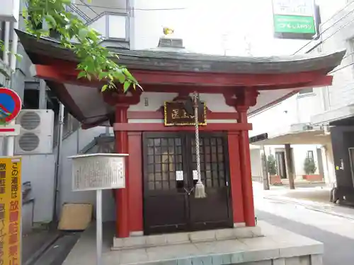 本郷薬師堂の本殿・本堂