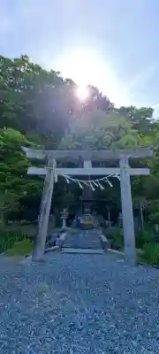 天照御祖神社の{uncategorized: "未分類", other: "その他", undefined: "問題あり", building: "その他建物", grave: "お墓", sacred_gate: "鳥居", guardian: "狛犬", statue: "像", buddha: "仏像", history: "歴史", nature: "自然", garden: "庭園", animal: "動物", pagoda: "塔", temizu: "手水舎", mountain_gate: "山門・神門", sanctuary: "本殿・本堂", subordinate: "末社・摂社", art: "芸術", scenery: "景色", jizo: "地蔵", ema: "絵馬", goshuin: "御朱印", omikuji: "おみくじ", items: "授与品その他", amulet: "お守り", goshuincho: "御朱印帳", eats: "食事", festival: "お祭り", votive_dance: "神楽", shichigosan: "七五三参", wedding: "結婚式", experience: "体験その他", initially: "初詣", around: "周辺", anti_infection: "感染症対策"}