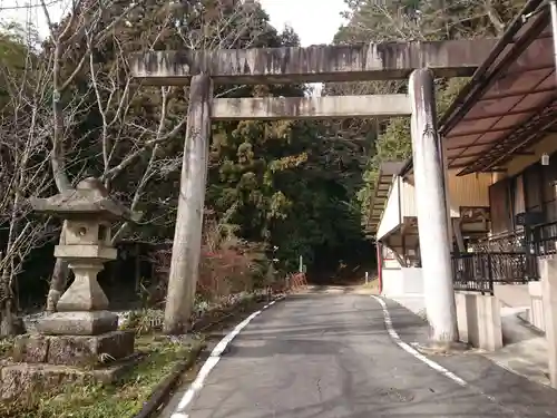 尾張戸神社（瀬戸市・名古屋市守山区）の鳥居