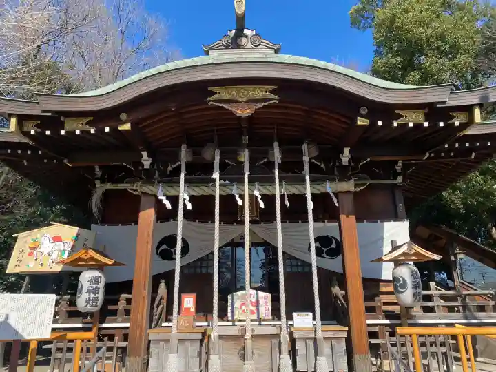 鎮守氷川神社の{uncategorized: "未分類", other: "その他", undefined: "問題あり", building: "その他建物", grave: "お墓", sacred_gate: "鳥居", guardian: "狛犬", statue: "像", buddha: "仏像", history: "歴史", nature: "自然", garden: "庭園", animal: "動物", pagoda: "塔", temizu: "手水舎", mountain_gate: "山門・神門", sanctuary: "本殿・本堂", subordinate: "末社・摂社", art: "芸術", scenery: "景色", jizo: "地蔵", ema: "絵馬", goshuin: "御朱印", omikuji: "おみくじ", items: "授与品その他", amulet: "お守り", goshuincho: "御朱印帳", eats: "食事", festival: "お祭り", votive_dance: "神楽", shichigosan: "七五三参", wedding: "結婚式", experience: "体験その他", initially: "初詣", around: "周辺", anti_infection: "感染症対策"}