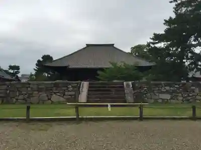 西大寺の本殿・本堂