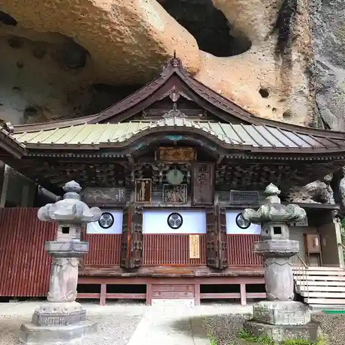 大谷寺の本殿