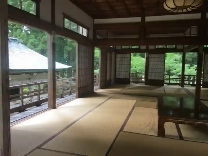 雲洞庵の本殿・本堂