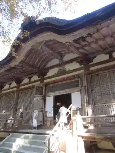 百済寺の本殿・本堂
