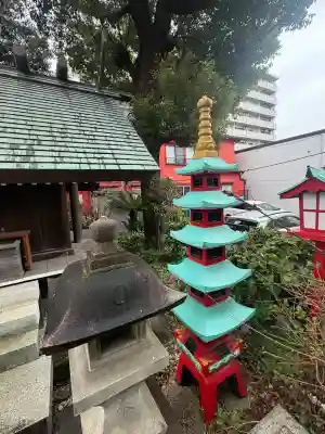 大島稲荷神社の{uncategorized: "未分類", other: "その他", undefined: "問題あり", building: "その他建物", grave: "お墓", sacred_gate: "鳥居", guardian: "狛犬", statue: "像", buddha: "仏像", history: "歴史", nature: "自然", garden: "庭園", animal: "動物", pagoda: "塔", temizu: "手水舎", mountain_gate: "山門・神門", sanctuary: "本殿・本堂", subordinate: "末社・摂社", art: "芸術", scenery: "景色", jizo: "地蔵", ema: "絵馬", goshuin: "御朱印", omikuji: "おみくじ", items: "授与品その他", amulet: "お守り", goshuincho: "御朱印帳", eats: "食事", festival: "お祭り", votive_dance: "神楽", shichigosan: "七五三参", wedding: "結婚式", experience: "体験その他", initially: "初詣", around: "周辺", anti_infection: "感染症対策"}