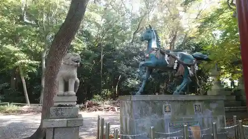 男神社の像