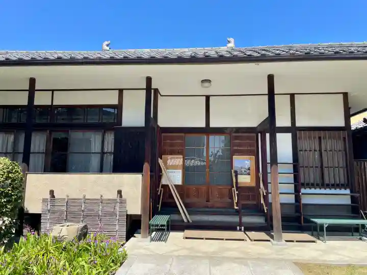 正法寺の{uncategorized: "未分類", other: "その他", undefined: "問題あり", building: "その他建物", grave: "お墓", sacred_gate: "鳥居", guardian: "狛犬", statue: "像", buddha: "仏像", history: "歴史", nature: "自然", garden: "庭園", animal: "動物", pagoda: "塔", temizu: "手水舎", mountain_gate: "山門・神門", sanctuary: "本殿・本堂", subordinate: "末社・摂社", art: "芸術", scenery: "景色", jizo: "地蔵", ema: "絵馬", goshuin: "御朱印", omikuji: "おみくじ", items: "授与品その他", amulet: "お守り", goshuincho: "御朱印帳", eats: "食事", festival: "お祭り", votive_dance: "神楽", shichigosan: "七五三参", wedding: "結婚式", experience: "体験その他", initially: "初詣", around: "周辺", anti_infection: "感染症対策"}