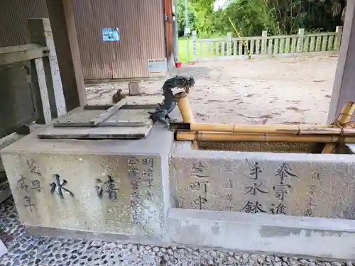 岩壷神社の手水舎
