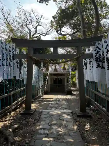 八大龍神社の{uncategorized: "未分類", other: "その他", undefined: "問題あり", building: "その他建物", grave: "お墓", sacred_gate: "鳥居", guardian: "狛犬", statue: "像", buddha: "仏像", history: "歴史", nature: "自然", garden: "庭園", animal: "動物", pagoda: "塔", temizu: "手水舎", mountain_gate: "山門・神門", sanctuary: "本殿・本堂", subordinate: "末社・摂社", art: "芸術", scenery: "景色", jizo: "地蔵", ema: "絵馬", goshuin: "御朱印", omikuji: "おみくじ", items: "授与品その他", amulet: "お守り", goshuincho: "御朱印帳", eats: "食事", festival: "お祭り", votive_dance: "神楽", shichigosan: "七五三参", wedding: "結婚式", experience: "体験その他", initially: "初詣", around: "周辺", anti_infection: "感染症対策"}