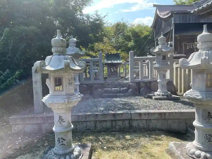楠村神社の末社・摂社
