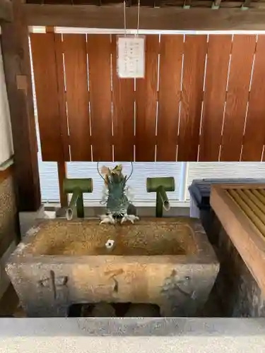 鶴見神社の手水舎