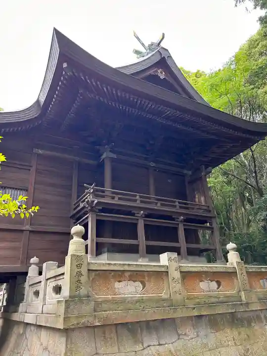 白峰宮の本殿・本堂