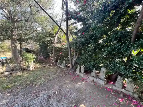 海岸寺の{uncategorized: "未分類", other: "その他", undefined: "問題あり", building: "その他建物", grave: "お墓", sacred_gate: "鳥居", guardian: "狛犬", statue: "像", buddha: "仏像", history: "歴史", nature: "自然", garden: "庭園", animal: "動物", pagoda: "塔", temizu: "手水舎", mountain_gate: "山門・神門", sanctuary: "本殿・本堂", subordinate: "末社・摂社", art: "芸術", scenery: "景色", jizo: "地蔵", ema: "絵馬", goshuin: "御朱印", omikuji: "おみくじ", items: "授与品その他", amulet: "お守り", goshuincho: "御朱印帳", eats: "食事", festival: "お祭り", votive_dance: "神楽", shichigosan: "七五三参", wedding: "結婚式", experience: "体験その他", initially: "初詣", around: "周辺", anti_infection: "感染症対策"}