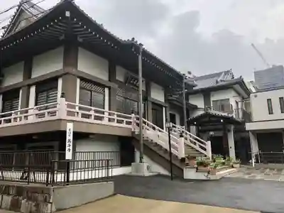 万年寺の本殿・本堂