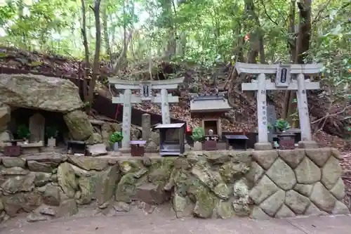 朝護孫子寺の末社・摂社