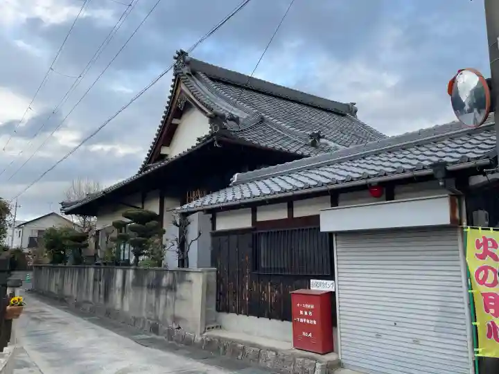 称名寺の{uncategorized: "未分類", other: "その他", undefined: "問題あり", building: "その他建物", grave: "お墓", sacred_gate: "鳥居", guardian: "狛犬", statue: "像", buddha: "仏像", history: "歴史", nature: "自然", garden: "庭園", animal: "動物", pagoda: "塔", temizu: "手水舎", mountain_gate: "山門・神門", sanctuary: "本殿・本堂", subordinate: "末社・摂社", art: "芸術", scenery: "景色", jizo: "地蔵", ema: "絵馬", goshuin: "御朱印", omikuji: "おみくじ", items: "授与品その他", amulet: "お守り", goshuincho: "御朱印帳", eats: "食事", festival: "お祭り", votive_dance: "神楽", shichigosan: "七五三参", wedding: "結婚式", experience: "体験その他", initially: "初詣", around: "周辺", anti_infection: "感染症対策"}