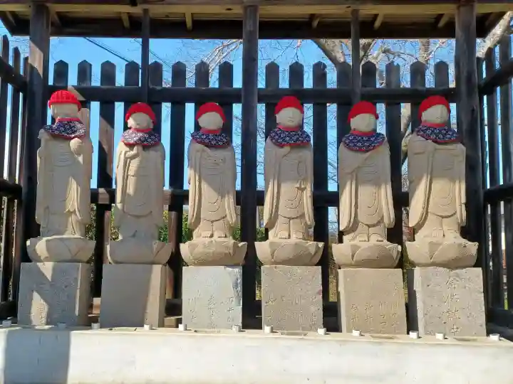 法雲寺の{uncategorized: "未分類", other: "その他", undefined: "問題あり", building: "その他建物", grave: "お墓", sacred_gate: "鳥居", guardian: "狛犬", statue: "像", buddha: "仏像", history: "歴史", nature: "自然", garden: "庭園", animal: "動物", pagoda: "塔", temizu: "手水舎", mountain_gate: "山門・神門", sanctuary: "本殿・本堂", subordinate: "末社・摂社", art: "芸術", scenery: "景色", jizo: "地蔵", ema: "絵馬", goshuin: "御朱印", omikuji: "おみくじ", items: "授与品その他", amulet: "お守り", goshuincho: "御朱印帳", eats: "食事", festival: "お祭り", votive_dance: "神楽", shichigosan: "七五三参", wedding: "結婚式", experience: "体験その他", initially: "初詣", around: "周辺", anti_infection: "感染症対策"}