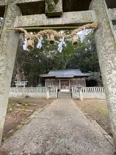 村社八幡宮の本殿