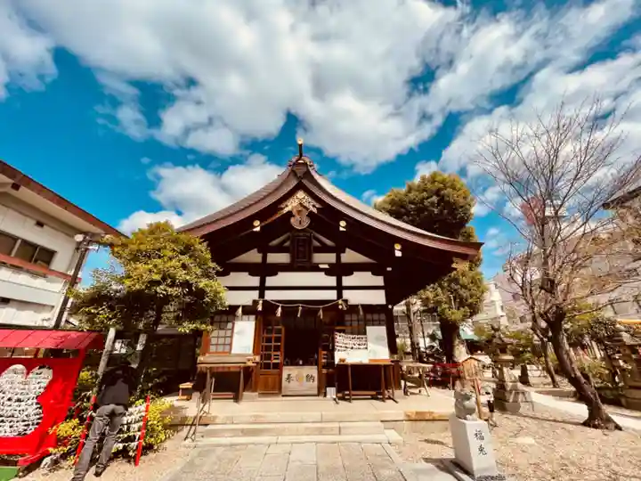 三輪神社の本殿・本堂