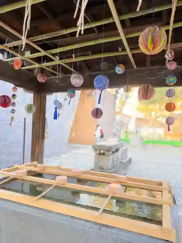 鳥飼八幡宮の{uncategorized: "未分類", other: "その他", undefined: "問題あり", building: "その他建物", grave: "お墓", sacred_gate: "鳥居", guardian: "狛犬", statue: "像", buddha: "仏像", history: "歴史", nature: "自然", garden: "庭園", animal: "動物", pagoda: "塔", temizu: "手水舎", mountain_gate: "山門・神門", sanctuary: "本殿・本堂", subordinate: "末社・摂社", art: "芸術", scenery: "景色", jizo: "地蔵", ema: "絵馬", goshuin: "御朱印", omikuji: "おみくじ", items: "授与品その他", amulet: "お守り", goshuincho: "御朱印帳", eats: "食事", festival: "お祭り", votive_dance: "神楽", shichigosan: "七五三参", wedding: "結婚式", experience: "体験その他", initially: "初詣", around: "周辺", anti_infection: "感染症対策"}