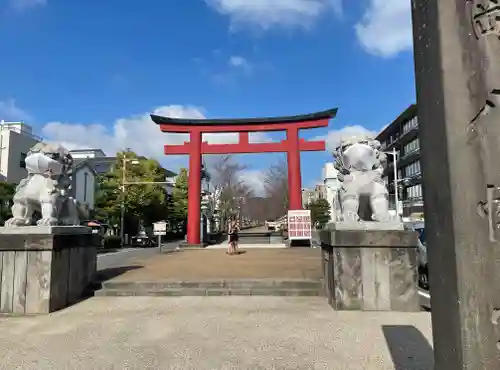 鶴岡八幡宮の鳥居