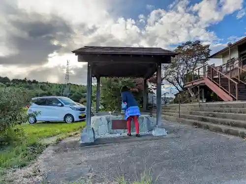 寶生寺（大本山高野山崇修院）の手水舎