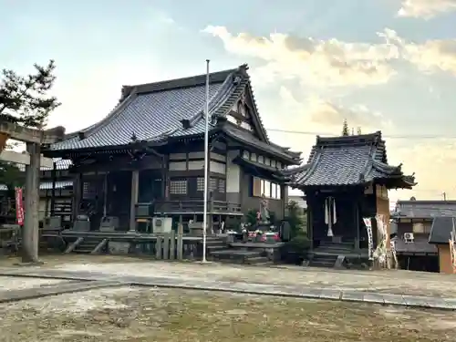 池辺寺の本殿・本堂